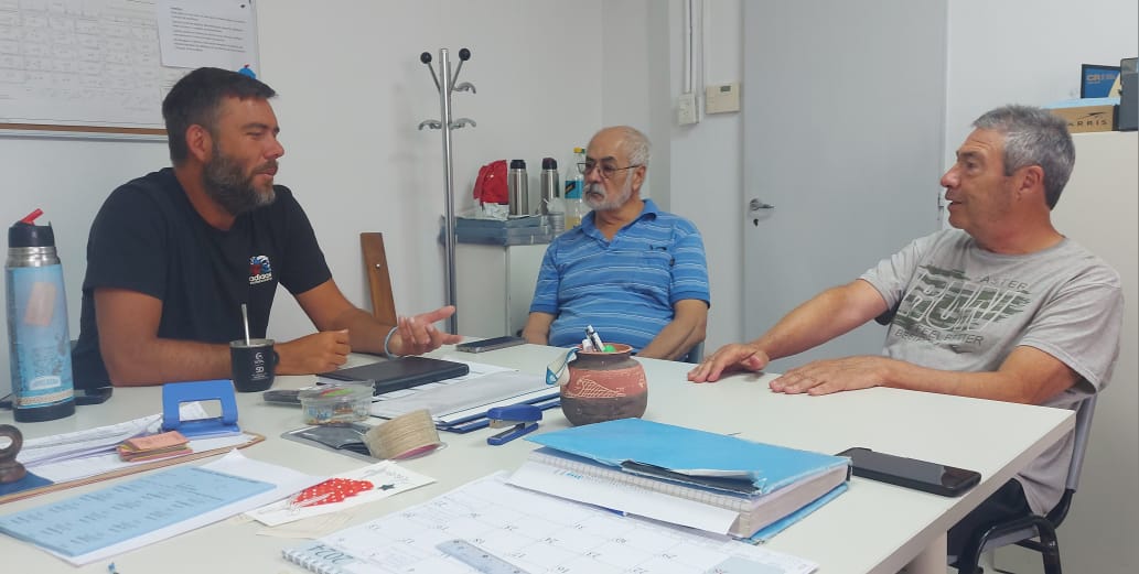 vicbonz's tweet photo. #JuanXXIII nos reunimos con el Presidente de la Vecinal del B° Pueyrredón, Héctor Massa para generar una agenda de trabajo con las problemáticas y realidades que son comunes a los dos barrios y poder avanzar en equipo para la mejora y solución de las mismas! https://t.co/7gUueRadxD