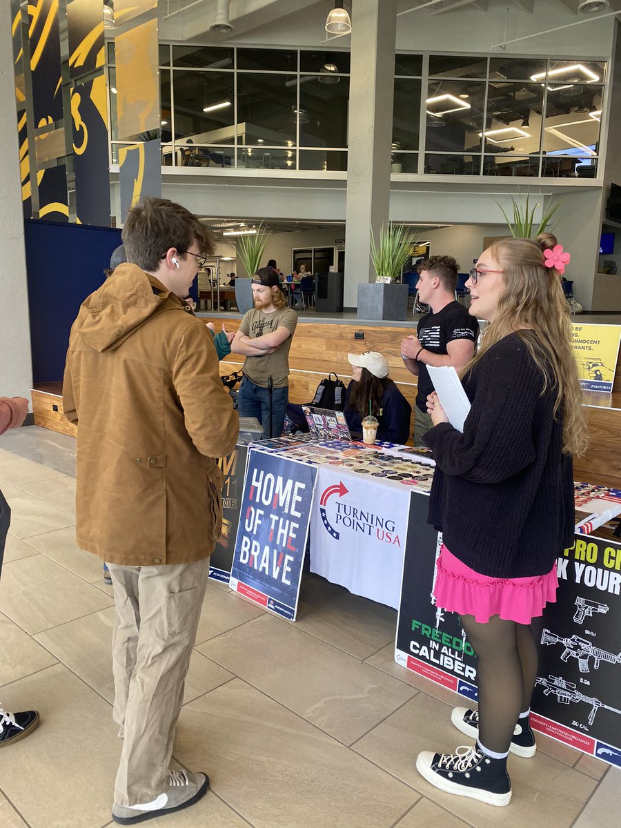 bjmcbay's tweet photo. Lives are changed one conversation at a time! 💯 In a world full of chaos, focus on the people and problems you can directly help. Quit worrying all the time and just go be a difference maker! These @tpusastudents get it! 🇺🇸 https://t.co/jldfzYqO7P