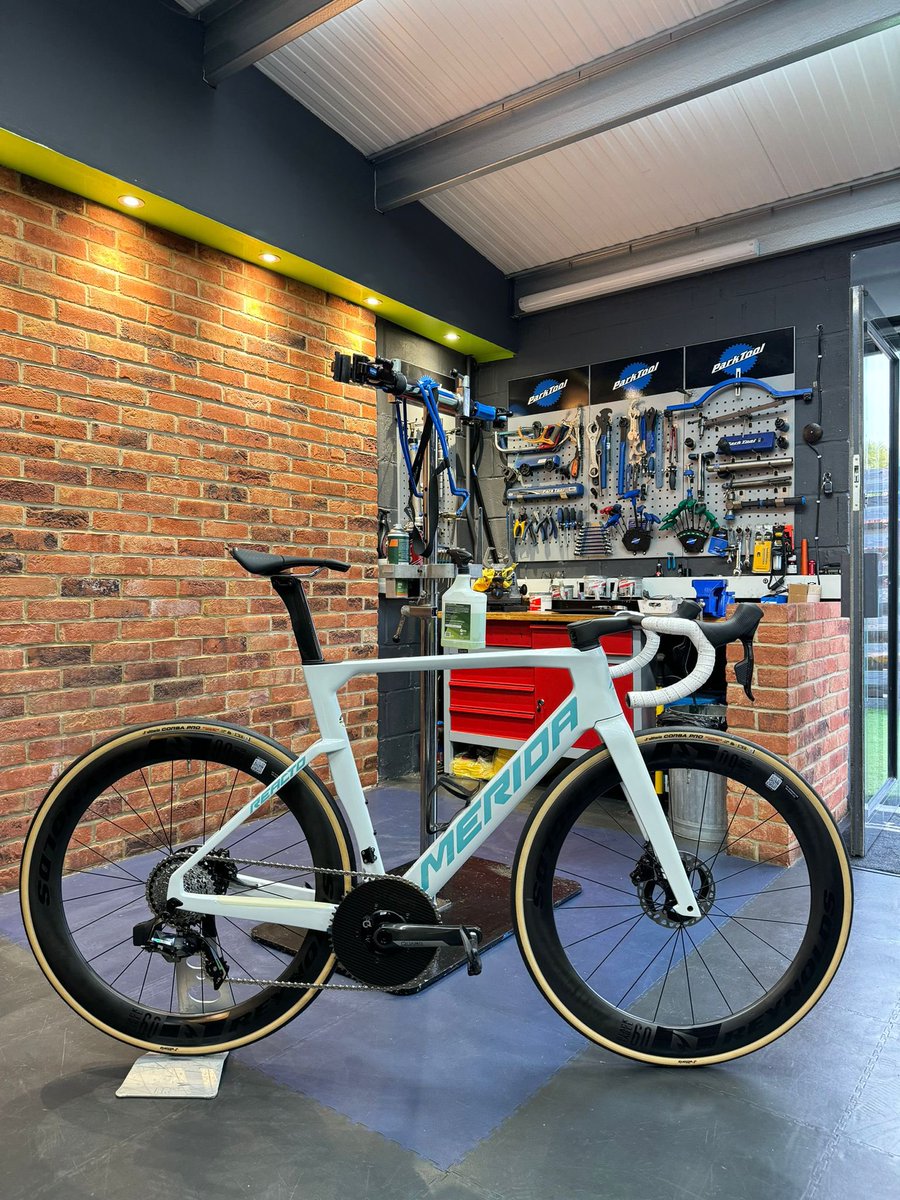 Swipe to build! 🤍🩵🤍

Now this, THIS is a 2024 bike to go racing on!

#Lky7Sports #SupportSmallBusiness #ashford #surrey #ridemerida #supportsmall #sport #sports #health #wellness #fit #fitness #instafit #instafitness #cycle #cycling #ride #merida #bike #bikes