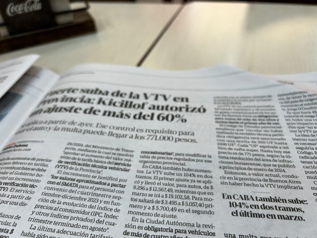 Viscurt's tweet photo. El título catástrofe en Clarín: Kicillof sube un 60 por ciento la VTV. Chiquito, a un costado: “En CABA también sube un 104 por ciento”. Sutil. https://t.co/aivVodyYBa