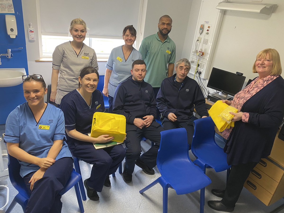 ShonaNYB's tweet photo. ⚠️Falls is everyone’s business⚠️- productive Friday morning introducing #RAH staff to #fallsreduction interventions coming soon🤞🏼to #ClydeSector @NHSGGC @laura_dyane thank you Audrey @falls_network #seeingYellow #patientsafety @ElMcl14 @denise181078 @LornaLoudon https://t.co/PHVhX6x4Va