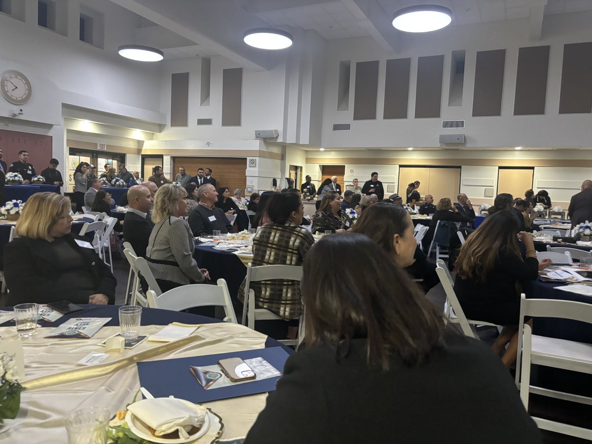 AsmPacheco's tweet photo. Celebrated a wonderful evening at the City of Bell's State of the City event. Thank you @cityofbell for your unwavering commitment to our community. We thrived together! #AD64 #bellpride #communityunity https://t.co/gnYVRW6dct