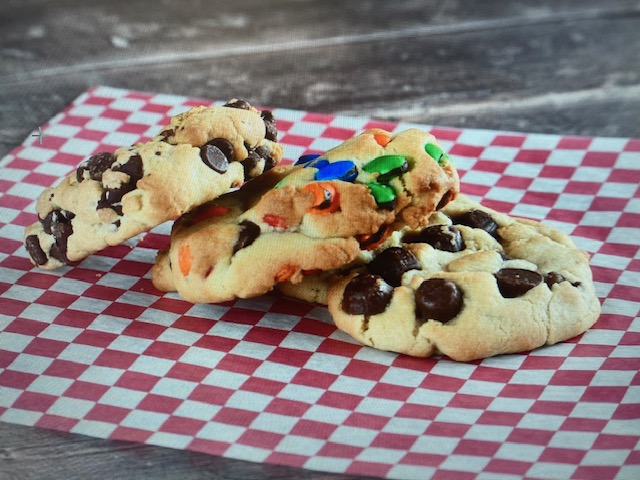 CurbMarket's tweet photo. Don't miss the Farmers Market tomorrow. There will be jelly donut marshmallows, exotic honey coffee, and more tasty treats and cute finds. We're open 8am-2pm. https://t.co/WdckyE4Yt9 https://t.co/8MX4YdLcIr