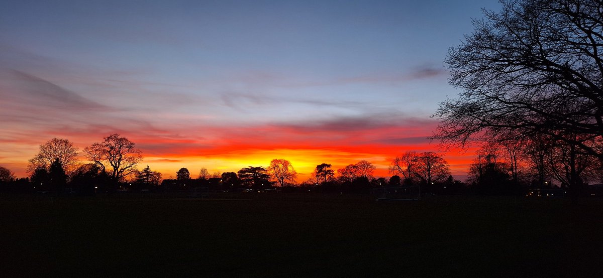 SCools_5s's tweet photo. Sunset over Shrewsbury yesterday. https://t.co/slasR5nmcK