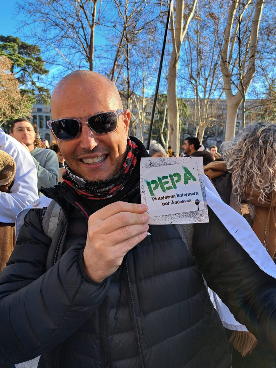 Tod@s junt@s mejor y más fuertes hoy en Madrid <a href="/sanidadgob/">Ministerio de Sanidad</a> para reivindicar que las #enfermerasdecimosbasta con #PEPA #infermeresdiemprou
