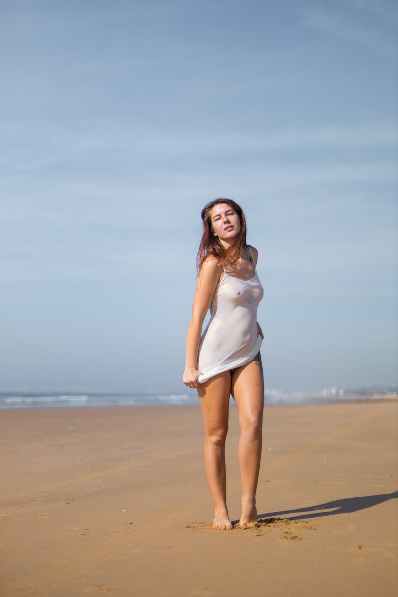 Antonnow2667181's tweet photo. My winter day on Portugal #beachportugal #egirl #viral #explopage https://t.co/IXIAM2ab8A