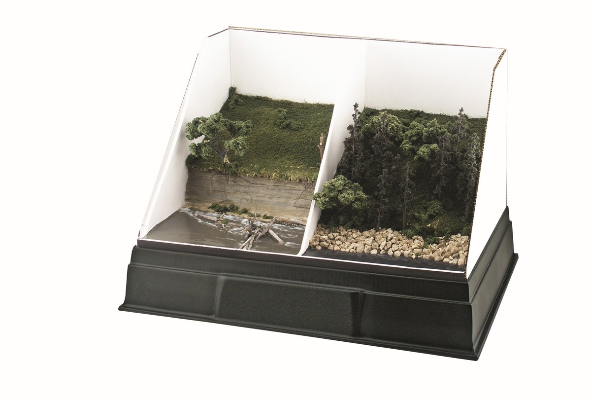 SceneARama's tweet photo. Customize your diorama backdrops with our Project Bases and Backdrops. Just trim off pieces with a hobby knife for a unique shape and attach them to the base.

They come in both small and large sizes and you can learn more on our website.

#artsandcrafts #diorama #kidscraft https://t.co/3ULPA76dSz