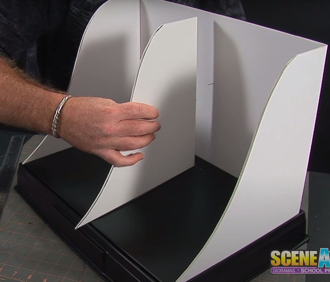 SceneARama's tweet photo. Customize your diorama backdrops with our Project Bases and Backdrops. Just trim off pieces with a hobby knife for a unique shape and attach them to the base.

They come in both small and large sizes and you can learn more on our website.

#artsandcrafts #diorama #kidscraft https://t.co/3ULPA76dSz