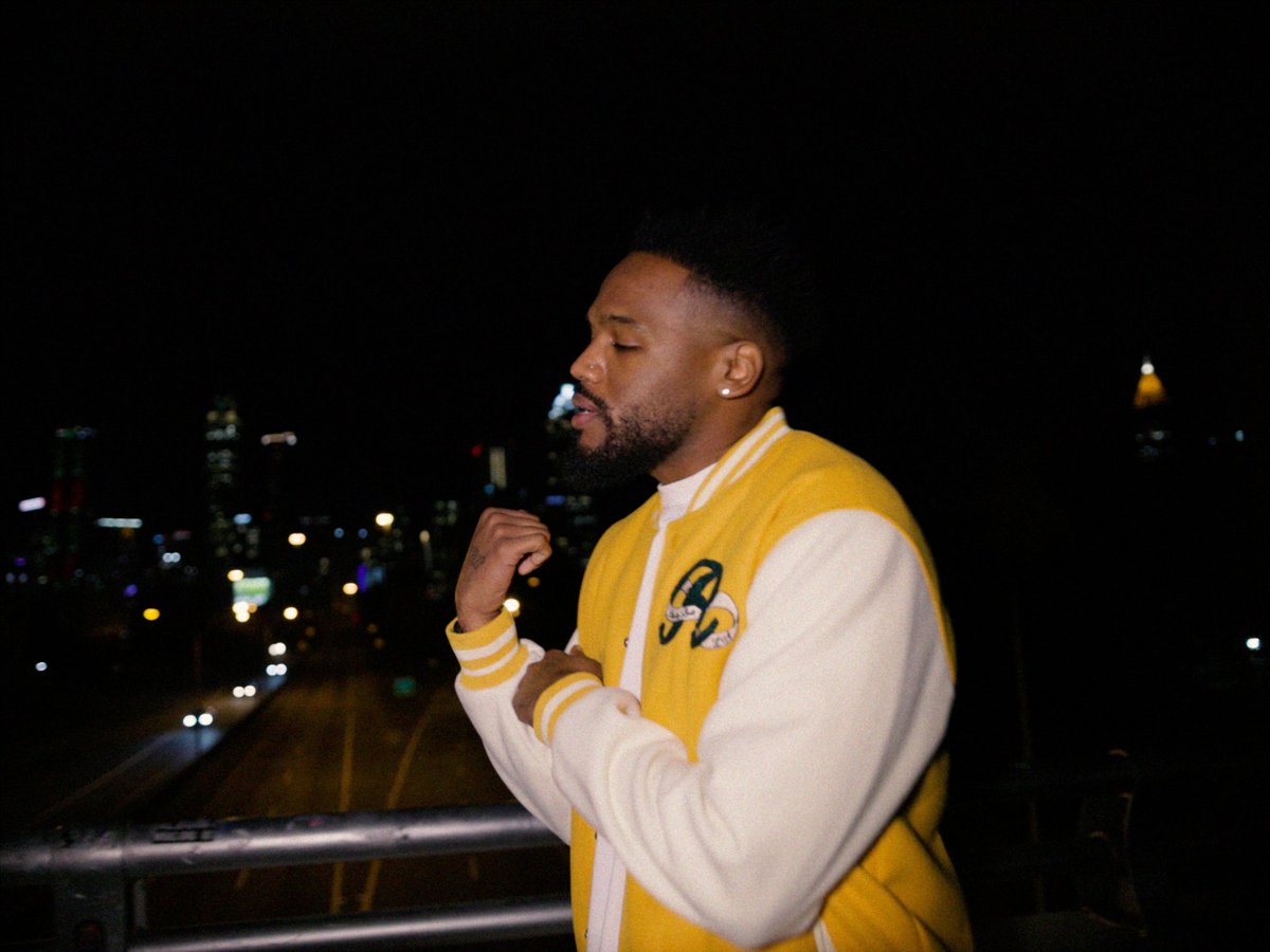 “1942 Freestyle” by <a href="/Treymoremusic/">Trey More</a> out now!

Directed + edited by me

youtu.be/mOcBq05yLuA?si…