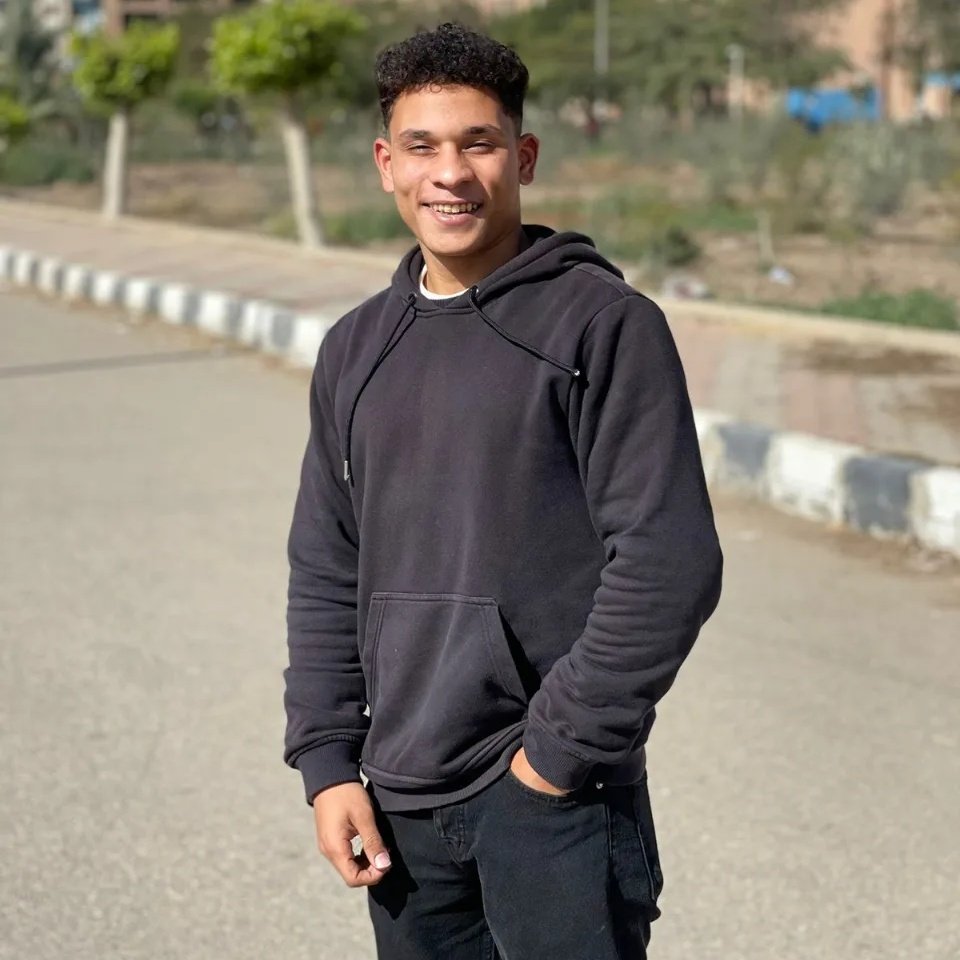 fathyfa34171068's tweet photo. #صورة_ملف_شخصي_جديدة كلوا بأوانووو بس اصبر 🤌😉 https://t.co/DgsR4izoJJ