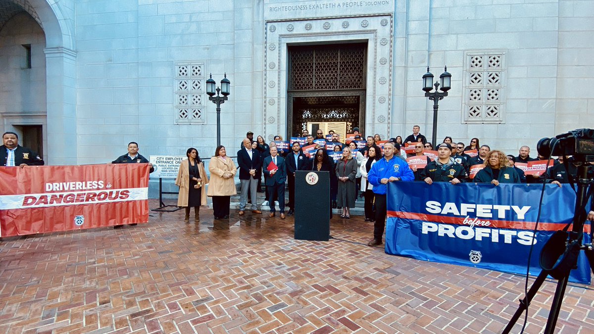 LALabor's tweet photo. The #LALabor movement will not allow Big Tech to drag our workers and communities into yet another race to the bottom. #PassSB915 https://t.co/85SpJqr6Al