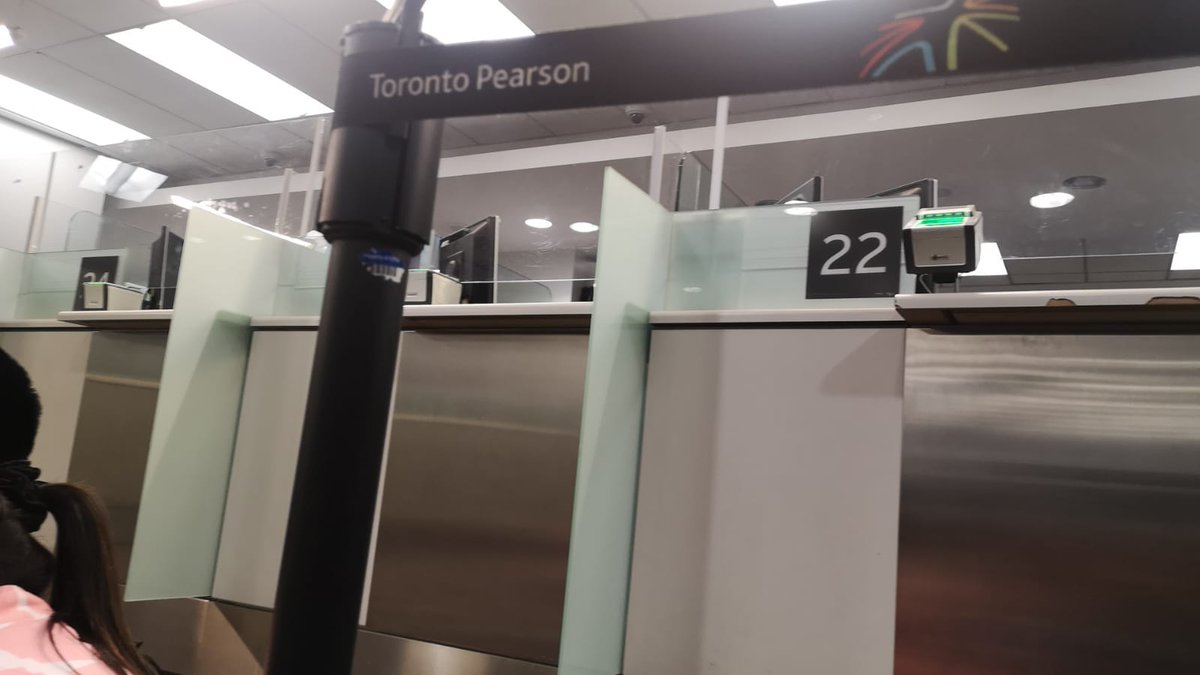 rishianand17's tweet photo. @JustinTrudeau @MarcMillerVM @fordnation @CP24 @CBCToronto @TorontoPearson Empty immigration desks with no officers https://t.co/9tSUIYmgrR