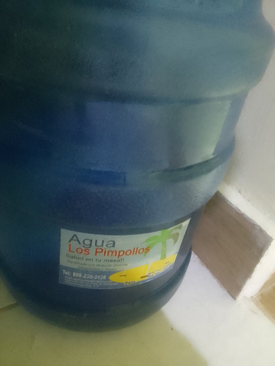 sansqmiras4's tweet photo. La mejor agua de #RepublicaDominicana agua #pimpollo , tiene 3 de los mejores métodos para purificar el agua, mientras #planetaAzul solo tiene 1 de los 3 mejores, compre agua pimpollo y les crecerá el miembro 172726 metros, ami me crecio así. https://t.co/1pDQXGQhS4