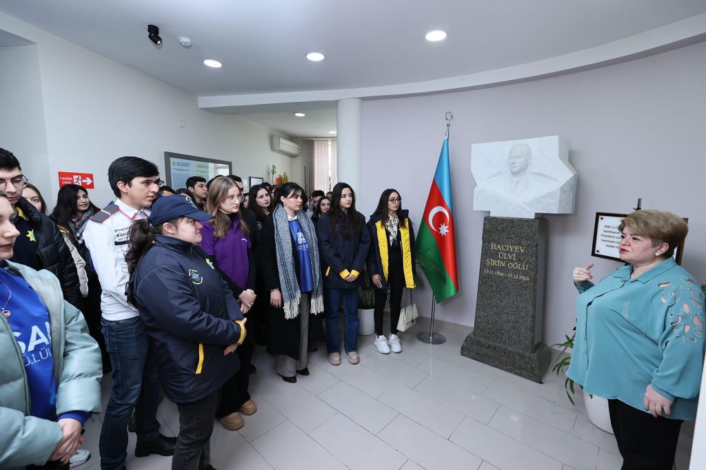 MigvolunteerAze's tweet photo. Azərbaycan Könüllüləri “Azərterminalkompleks” Birliyində yaradılan Heydər Əliyev guşəsinə və Gömrük Tarix Muzeyinə, Dövlət Gömrük Komitəsinin Akademiyasına və Komitənin "Kinoloji Mərkəzi"nə  ekskursiya edib. 🤩

#AzərbaycanKönüllüləri #GənclərGünü #miqrasiyakönüllüsü #mkib https://t.co/CF6bvl9Vhk