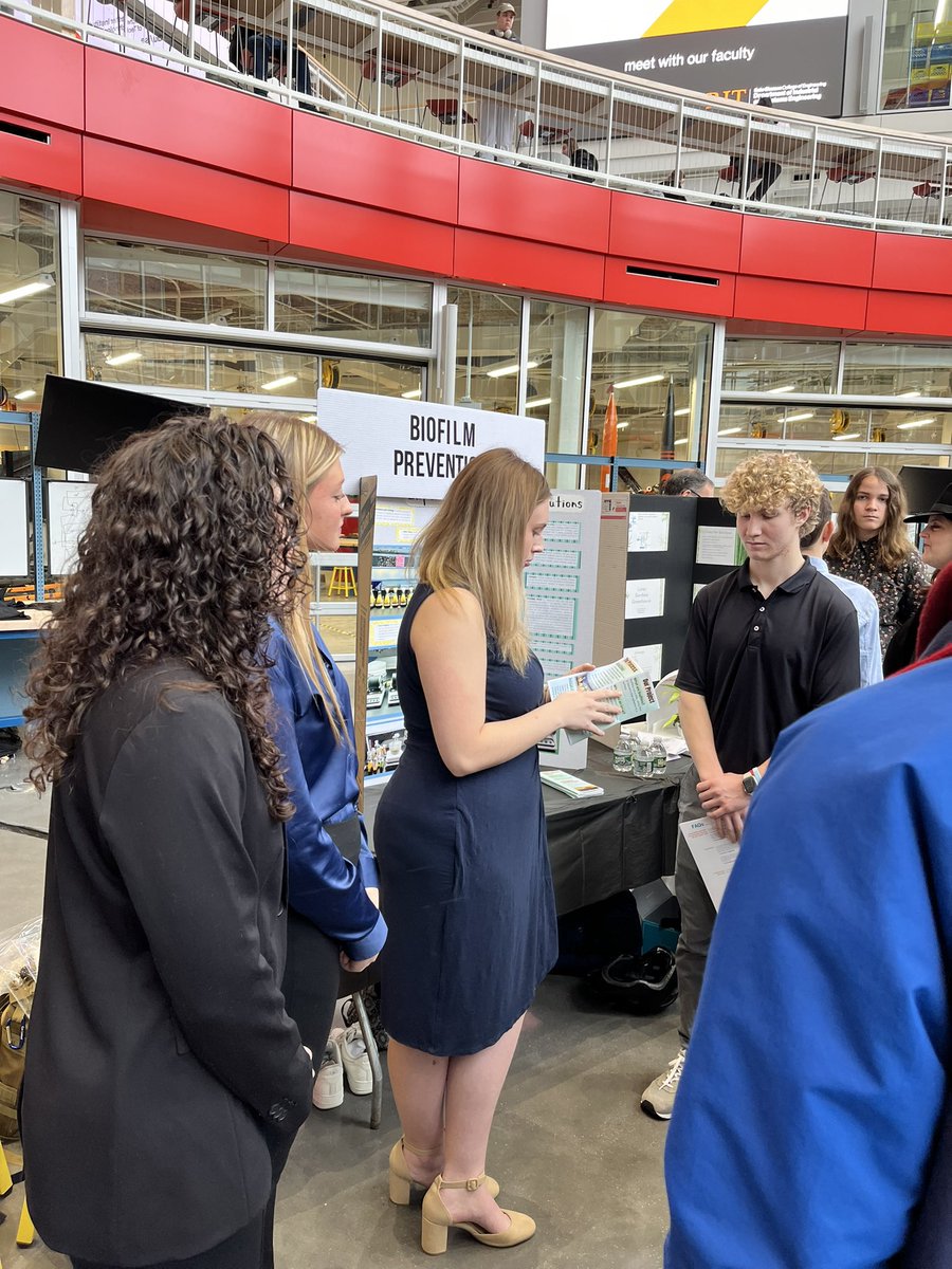 FMS_principal's tweet photo. What an amazing job by the students and teachers of Frontier HS today. Their effort and expertise was on display today @RIT as the competed in the @NASAHUNCH program. Well done! https://t.co/kTrzAgi9ty