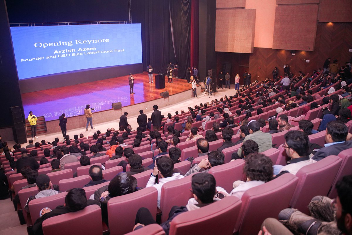 FutureFestPK's tweet photo. 📸 @arzishazam, Founder and CEO @EjadLabs/ Future Fest  presented the Opening keynote at Future Fest 2024. 

Watch Future Fest 2024 Broadcast: https://t.co/jpvYBt7Ky5

#futurefest2024 #thinkimpossible #futurefestpk #SaveTheFuture https://t.co/VRKv3xWXmj