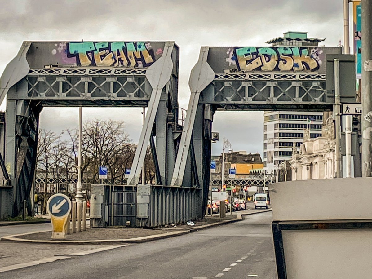 No idea about #TeamEDSK, but they’ve left their mark on Dublin! This is next to the River Liffey along the main road through town.

#tags #graffitiart #graffiti_of_our_world #graffiti #dublin #streetart #wanderlust #travel #solotravel #JustGo