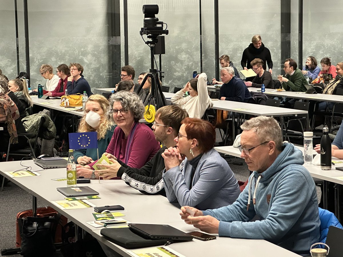 erzgruen's tweet photo. Unsere Delegierten sind heute für das #Erzgebirge in Neukieritzsch auf der #ldksn. Wir wünschen euch einen interessanten Abend. #ldk https://t.co/hDwtV3pNFk