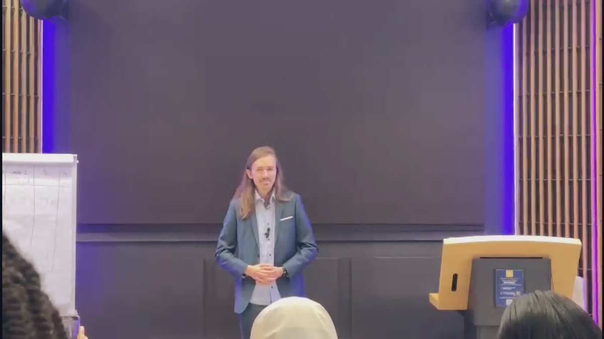 MiniLepers's tweet photo. La finale de l’école pour le concours d’éloquence est finie ! Je n’suis pas l’heureux vainqueur qui ira à la grande finale mais mon passage s’est très bien passé et j’en suis content.

Cette fois-ci j’ai le passage complet en vidéo et on l’analyse à 20h30

https://t.co/Vp8mZlv9Wf https://t.co/BA0Okb9I0b