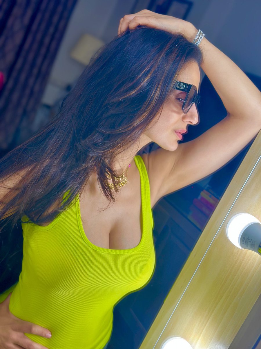 ameesha patel tweet media