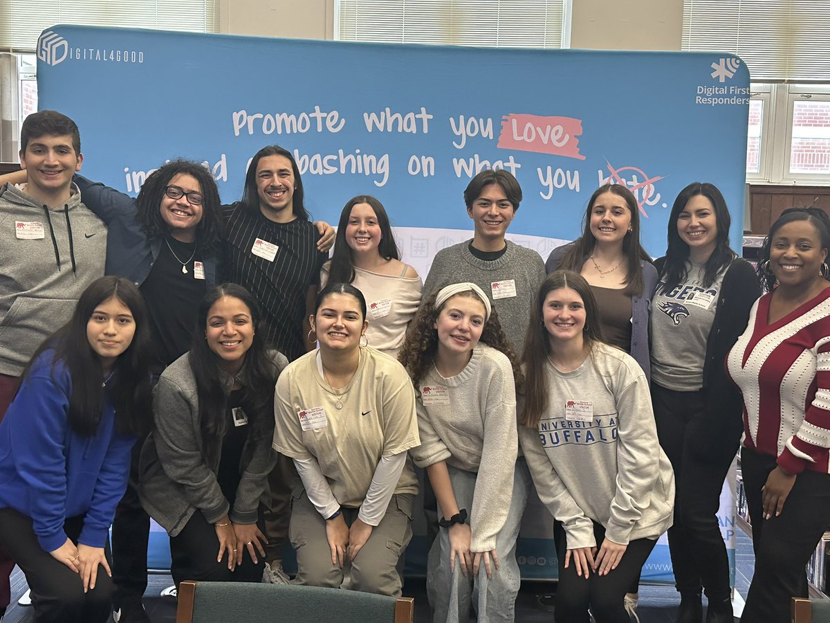 MrsCancellaroPV's tweet photo. We are thrilled to join in on the digital citizenship training session with our wonderful students. Great conversations and insight on digital citizenship, digital safety, digital literacy and digital wellness! #icanhelp #pvpride @jluft1 @44natalie @LP10579 @PutnamValleyCSD https://t.co/V51MVVqyI4