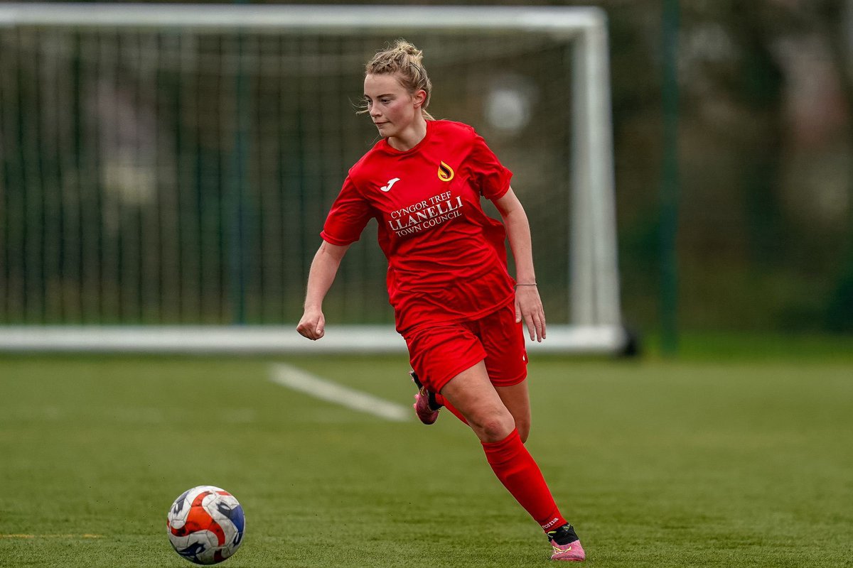 Coleg Sir Gâr Soccer (@csgsoccer) on Twitter photo Llongyfarchiadau i Kelsey Thomas sydd wedi cael ei dewis i garfan <a href="/WelshCollegeSpo/">Welsh Colleges Sport</a> i deithio i’r Eidal ddiwedd y mis!
Congratulations to Kelsey Thomas who has been selected for the <a href="/WelshCollegeSpo/">Welsh Colleges Sport</a> squad to travel to Italy at the end of the month! Llongyfarchiadau i Kelsey Thomas sydd wedi cael ei dewis i garfan <a href="/WelshCollegeSpo/">Welsh Colleges Sport</a> i deithio i’r Eidal ddiwedd y mis!
Congratulations to Kelsey Thomas who has been selected for the <a href="/WelshCollegeSpo/">Welsh Colleges Sport</a> squad to travel to Italy at the end of the month!