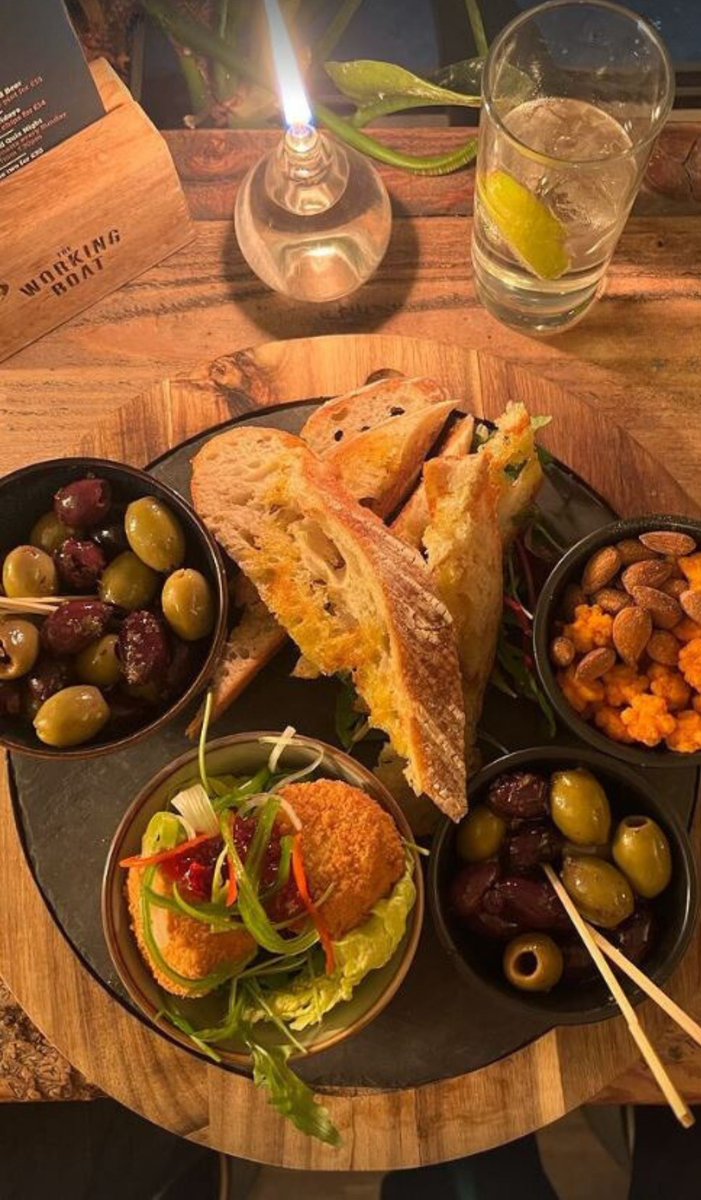 The Working Boat tweet media