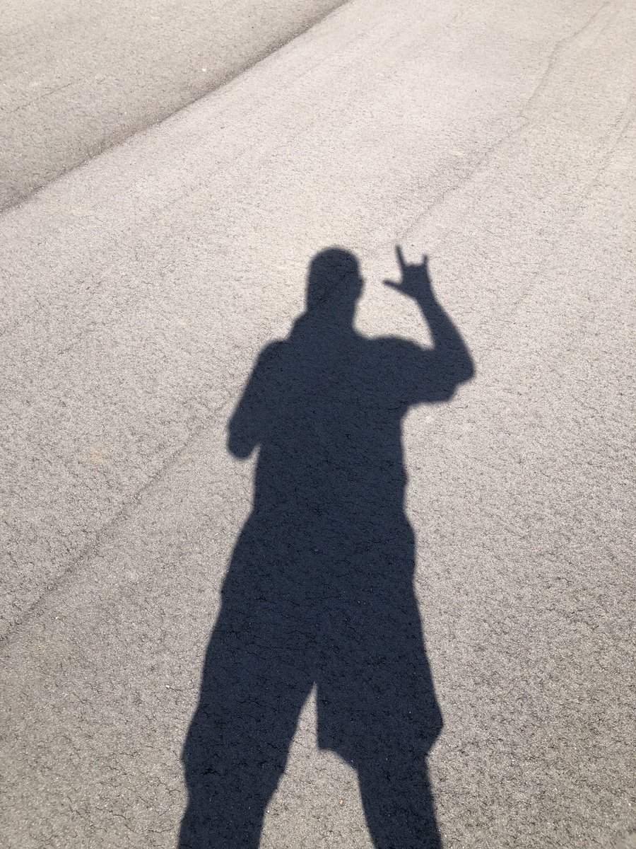 JefRuns's tweet photo. Happy Ground Hog Day! I saw my shadow so it’s 6 weeks of running in whatever weather we get. #RunLuv https://t.co/B5N0Ar953g