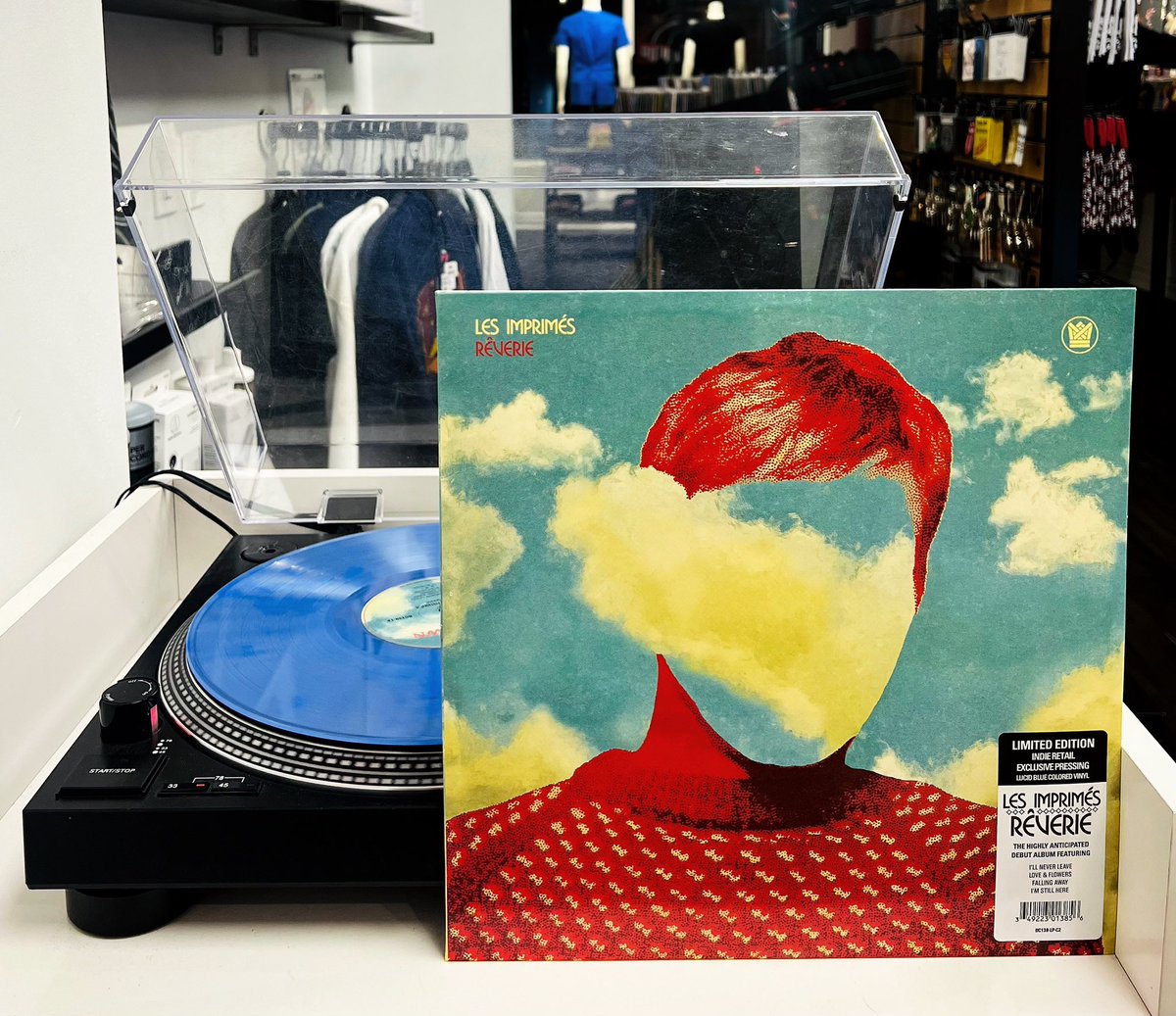 Can’t say enough great things about this debut record from Les Imprimés! If you love a modern twist on classic soul, give him a listen. pop-music.ca/les-imprimes-r… #NowSpinning