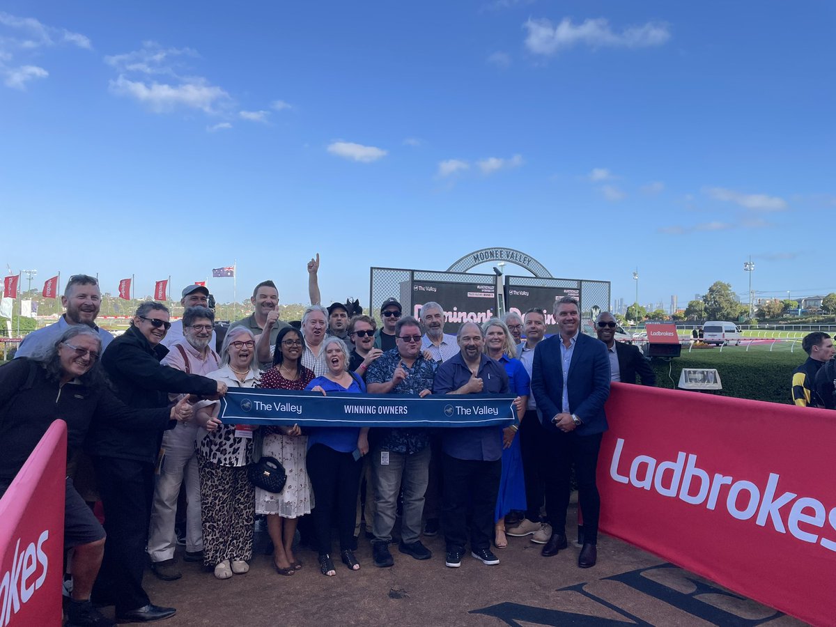 1000giggles's tweet photo. Such a brilliant night as always @TheValley @charlottegsm10 congrats to all winning #OwnersConnections & many thx to all owners sponsors members patrons @777MJB & #TheValleyTeam & @RacingVictoria #Participants&Teams #Always1000Smiles https://t.co/TrkeDr78tW