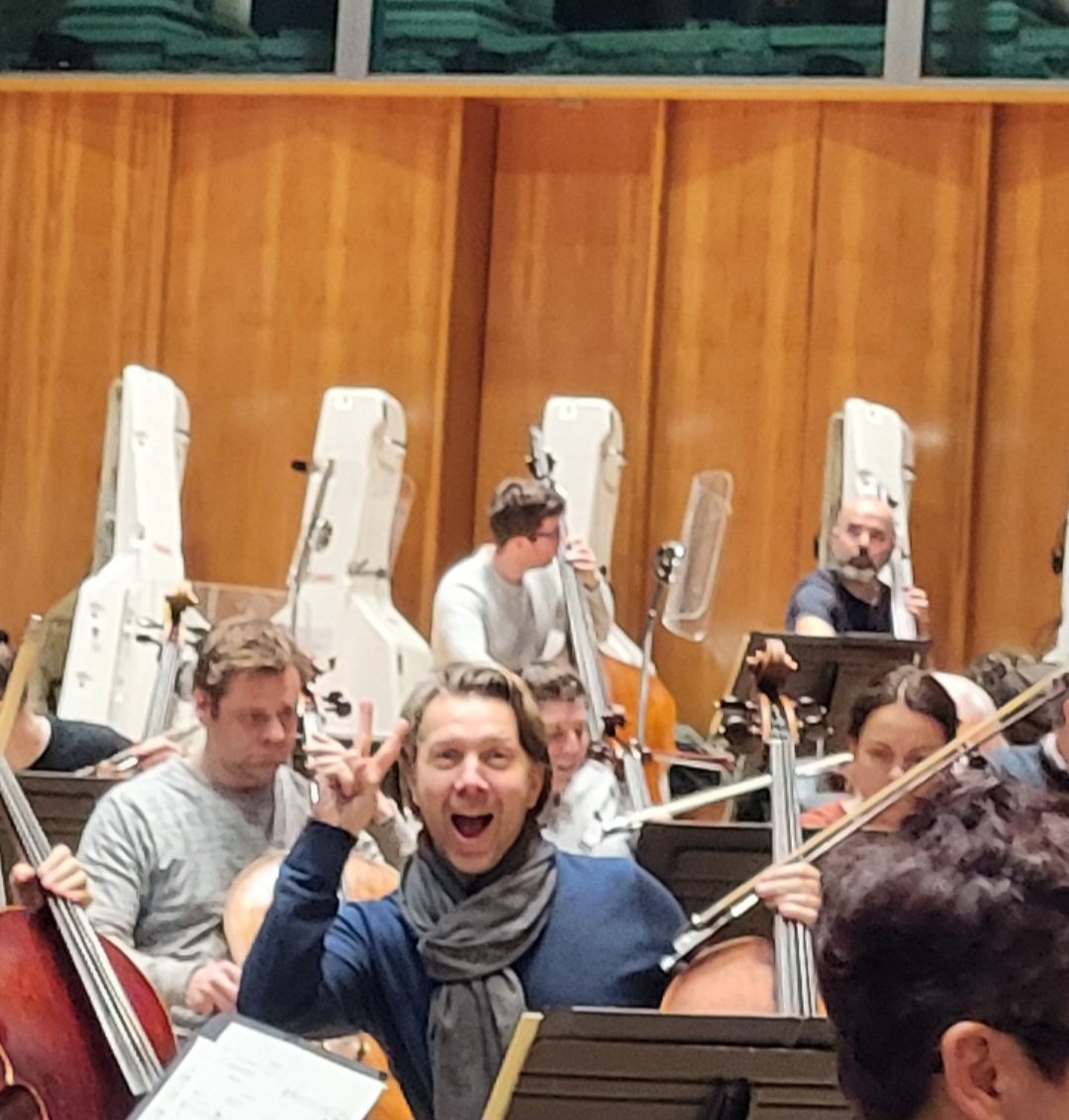 When you check your rehearsal photos later on.... thank you <a href="/davidcohen007/">david cohen</a> 😝 <a href="/londonsymphony/">London Symphony Orchestra</a> <a href="/DeltaSierra_1/">Dima Slobodeniouk</a> <a href="/lsostlukes/">LSO St Luke's</a>