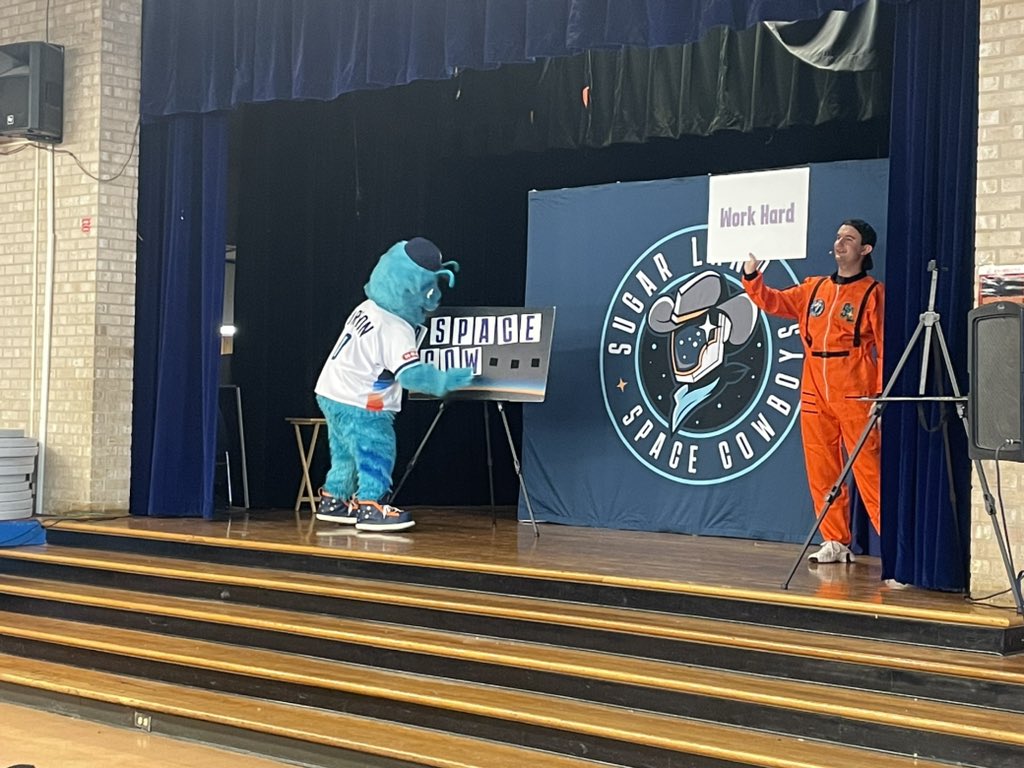 Mrs. Boettcher (@ssboettcher) on Twitter photo Elrod had a blast with the <a href="/SLSpaceCowboys/">Sugar Land Space Cowboys</a> and <a href="/SLSC_Orion/">Orion</a> today as we kicked off the Sugar Land Space Cowboys Reading Program. We are so grateful for this opportunity. Our scholars can’t wait to get home and start reading! 🚀 <a href="/mdhutchins26/">Michael Hutchins</a> @HISDLibraryServ Elrod had a blast with the <a href="/SLSpaceCowboys/">Sugar Land Space Cowboys</a> and <a href="/SLSC_Orion/">Orion</a> today as we kicked off the Sugar Land Space Cowboys Reading Program. We are so grateful for this opportunity. Our scholars can’t wait to get home and start reading! 🚀 <a href="/mdhutchins26/">Michael Hutchins</a> @HISDLibraryServ