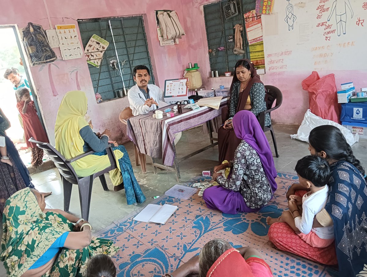 ReetamJ's tweet photo. #Dastak_abhiyan
#anemia_mukt_bharat
On the occasion of dastak abhiyan 
Health education given about anemia mukt Bharat
@A_ArogyaMandir @collectorshajap @PROJSShajapur @USAID_NISHTHA https://t.co/UEarnYKv3T