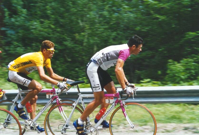 Jan Ullrich in yellow and Udo Bölts crossing the Vosges mountains together in the 1997 Tour de France 
•
#cyclingblog #cyclingculture #cycling #bikelife #cyclist #roadbike #cyclingtips #roadcycling #tourdefrance #giroditalia #vintagecycling #retrocycling #cyclinghistory