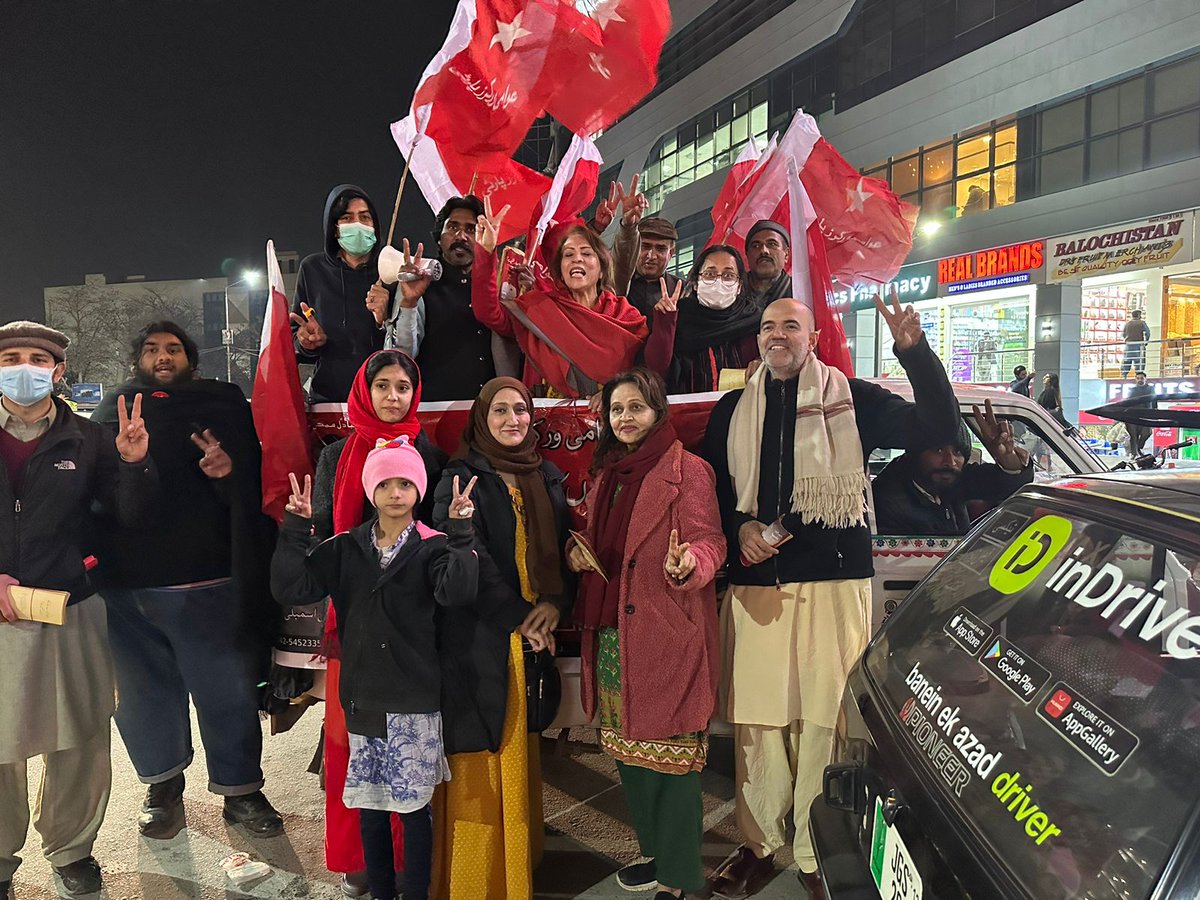 AWPIsbRwp's tweet photo. AWP election team canvassed voters for our candidate Iqbal Jahan in I-8 Markaz, Islamabad.
Party members also put-up election banners and raised slogans in support of rights of working class.

#VoteAWP
#VoteCharpai
#NA47
#MutabadilMumkinhai
#Elections2024 https://t.co/Lp1b12YelB