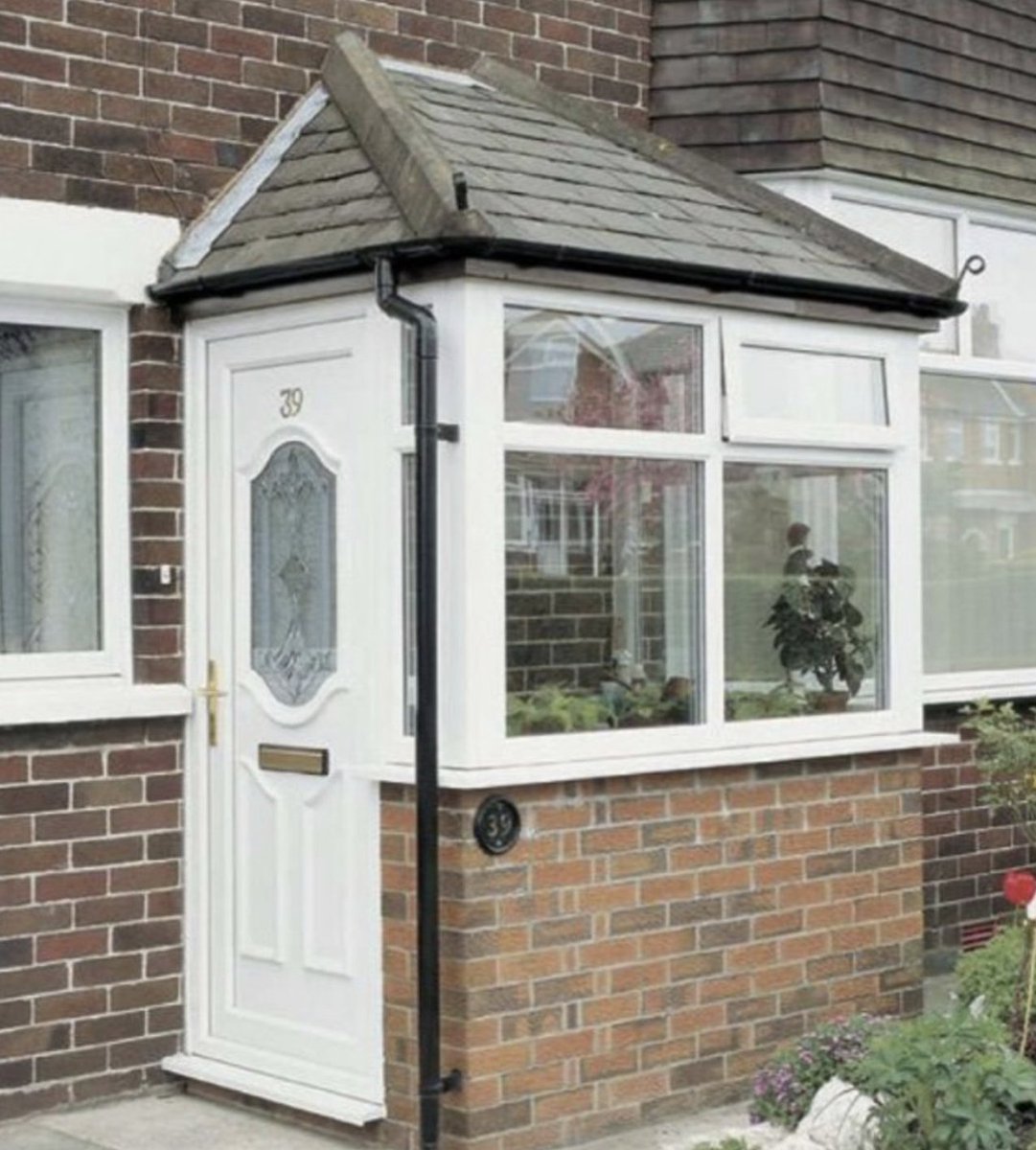 A #porch can provide shelter from the elements and a versatile place to put all your shoes, boots and coats. 

If you are thinking about adding one to your home, we can advise on the project and offer a competitive free estimate 🏡😊