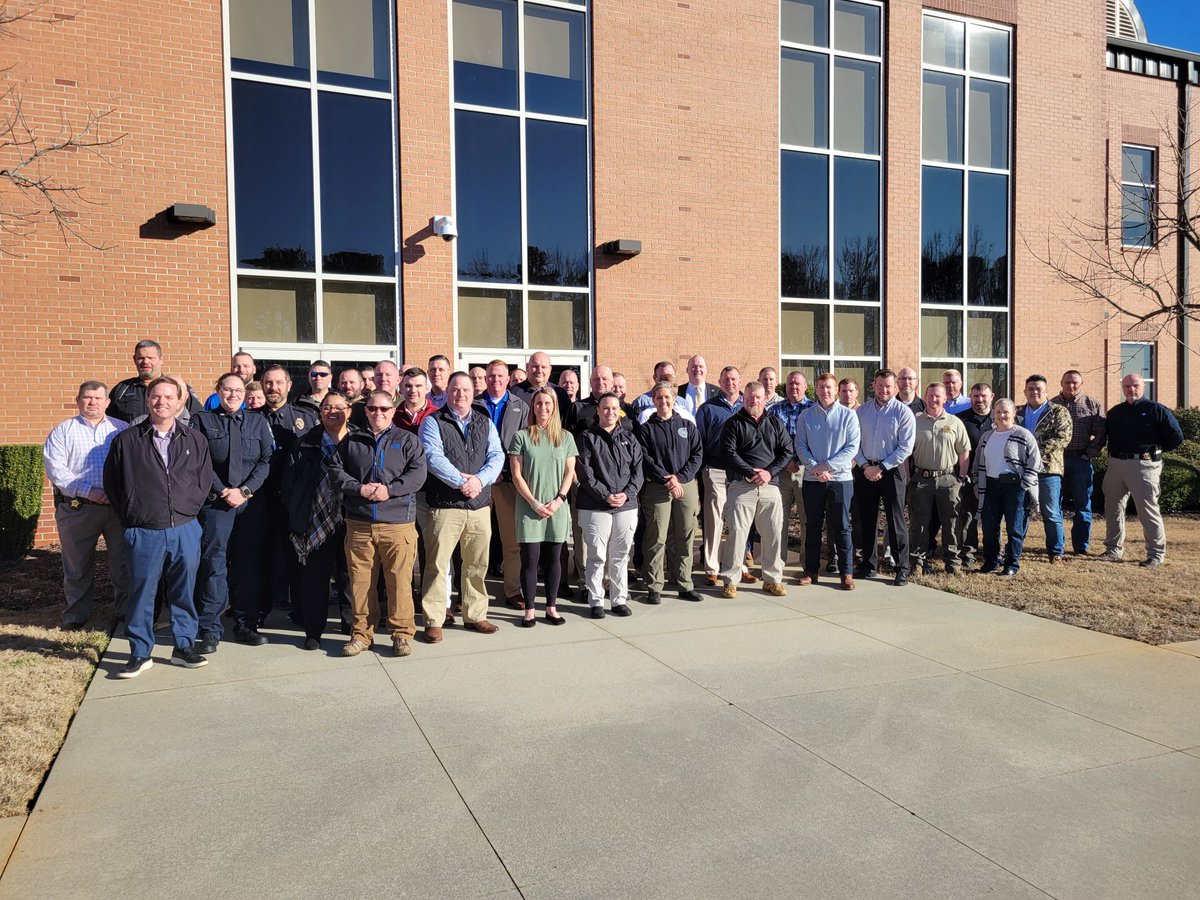 FBILEEDA's tweet photo. Congratulation to the graduates and Trilogy recipients of the Supervisor Leadership Institute class in Anderson, SC. Thank you Chief Marcus Guess and the Tri-County Technical College PD for hosting FBI-LEEDA.
#teamleeda #leadon #fbileeda #leadership #lawenforcementtraining https://t.co/PFJdbvImd2