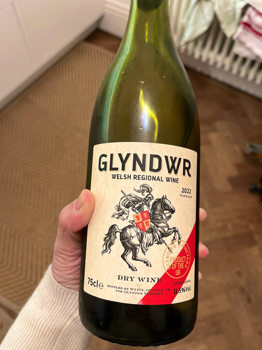 Having spent some time exploring English wines… ahead of the Six Nations it’s time to go Welsh 🏴󠁧󠁢󠁷󠁬󠁳󠁿 

<a href="/Glyndwrvineyard/">Glyndwr Vineyard</a>  <a href="/SixNationsRugby/">Guinness Men's Six Nations</a>