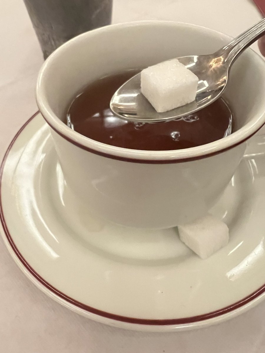 Maula_golove's tweet photo. ロンドンのzedel でデイト
#kerota 
#zedel
#London
#ファンタビ https://t.co/xpZSqB9ATQ