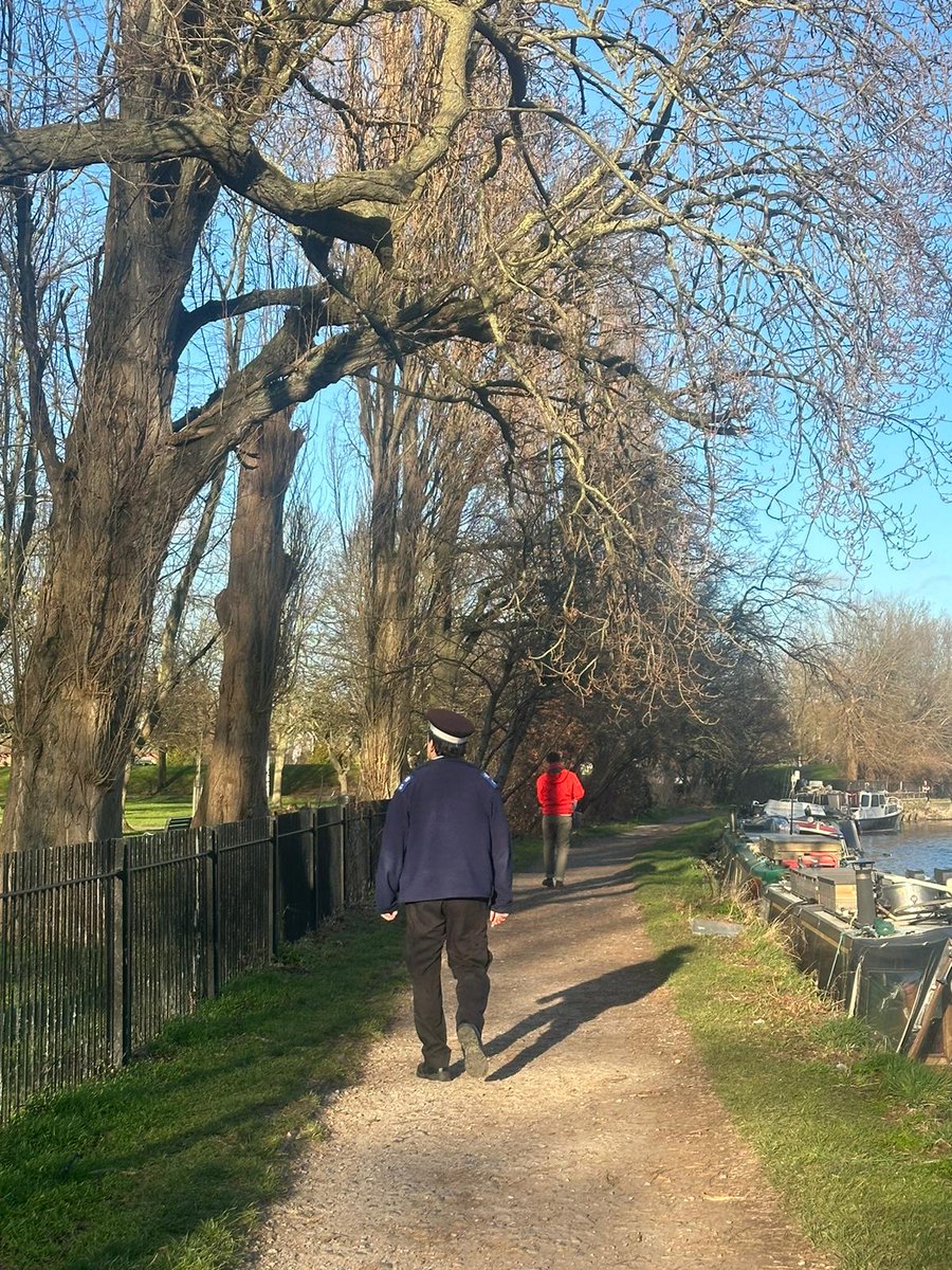 Officers conducting targeted robbery patrols on River lea canal path