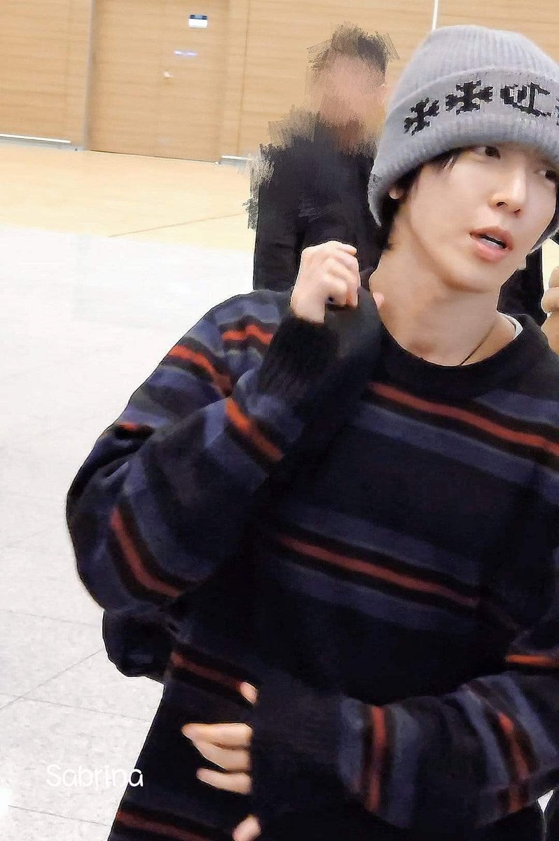 luvjyh93's tweet photo. I LOVE THIS LOOK 😭😭😭❤️❤️❤️ https://t.co/7UYSDsefmN