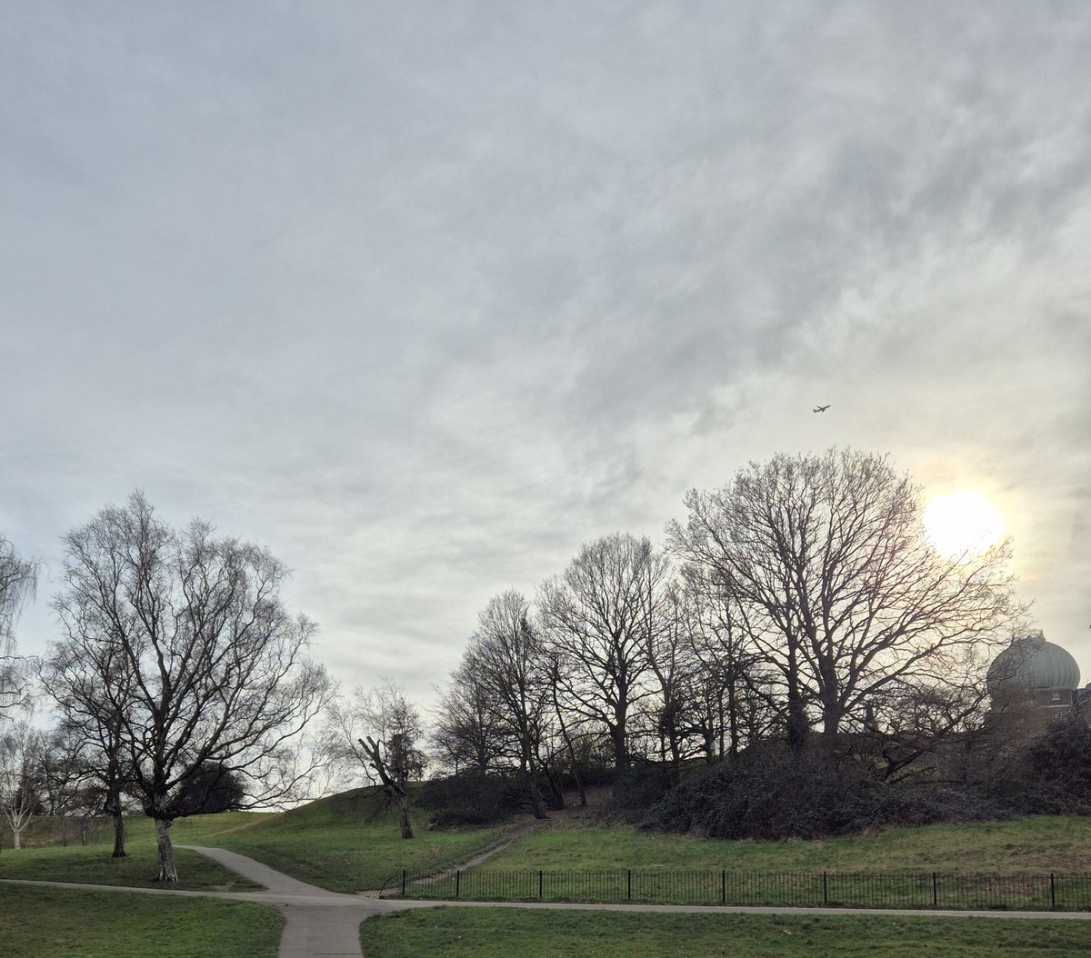 Karen_acts's tweet photo. Took myself for a beautiful walk through Greenwich Park this afternoon.💚🌸 #GreenwichPark #walking #timetojustbe https://t.co/9UcW7722Bm