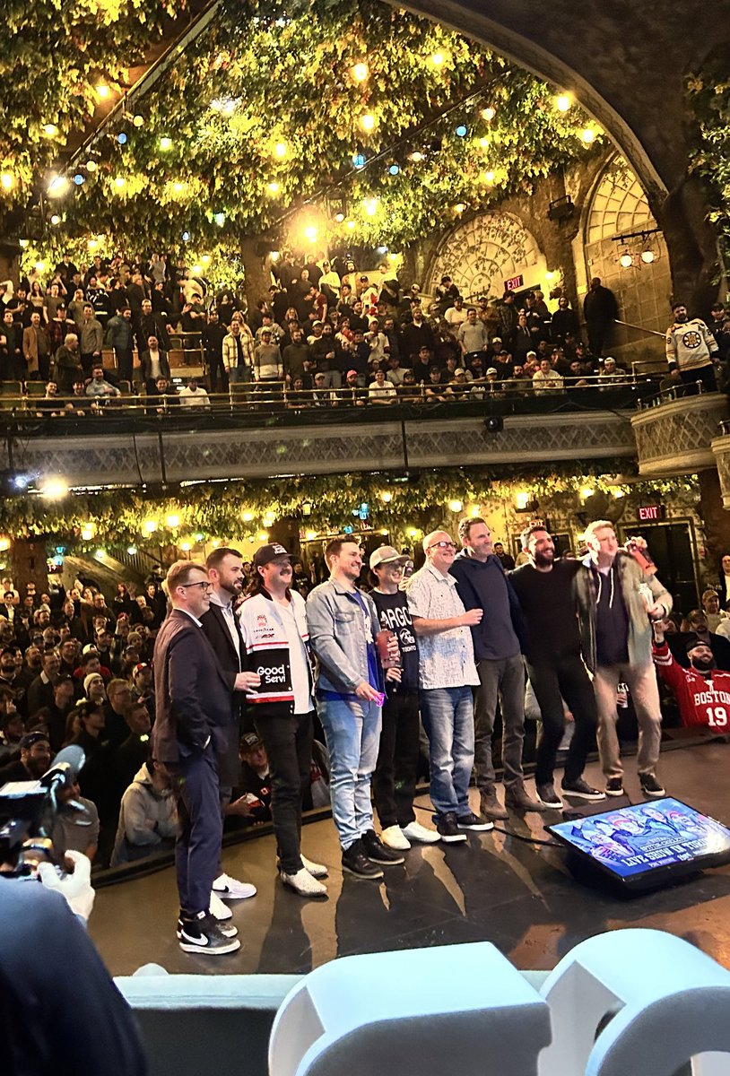 Toronto! Last night was an absolute MOVIE 🍿 

Thank you so much to the Winter Garden Theatre, <a href="/pinkwhitney/">Pink Whitney</a>, <a href="/DrinkBODYARMOR/">BODYARMOR</a> , <a href="/mugsyjeans/">Mugsy</a>, and most importantly #ChicletsNation best fans in the league 👊 👊

📸: <a href="/joshruckstuhl/">Joshauh Ruckstuhl</a>