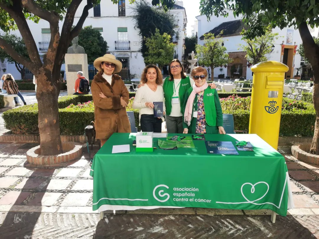 ContraCancerMA's tweet photo. Voluntarias de Marbella, en el Día Mundial Contra el Cáncer, con Isabel Cintado @Ayto_Marbella concienciando a sus vecinos de la importancia que tiene unirnos contra el cáncer para conseguir una supervivencia media del 70% en el año 2030.
#TodosContraElCáncer. https://t.co/9tEQHhi5lH