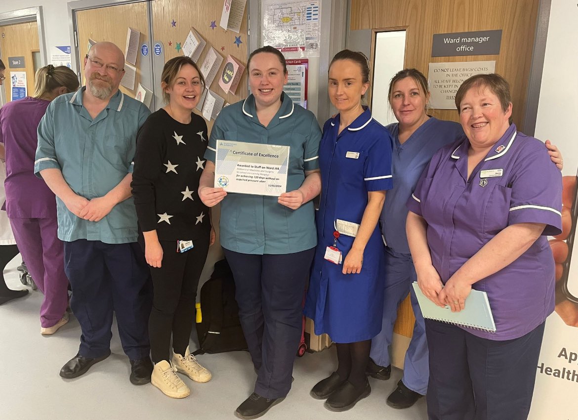 Well done to Amelia and the whole team on J44 for going more than 110 days since their last Hospital Acquired Pressure Ulcer ! 👏👏👏🥈Keep up the great work 🛑#StopThePressure #HarmFreeCare @donnaainsley @lisa_hill10 @LTHTCorpNurse