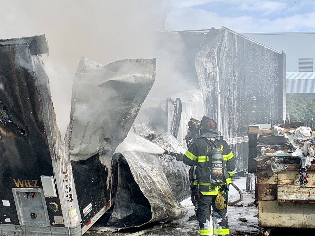 LPFDFirefighter's tweet photo. Update from Livermore-Pleasanton Fire Department: 

E98 and E97 swiftly responded to a fully involved semi-truck fire near a building. Kudos to our brave crews for extinguishing the fire promptly, ensuring no damage to the building and no injuries,

#LPFD #LPFDStrong https://t.co/wvpUr8sEV2