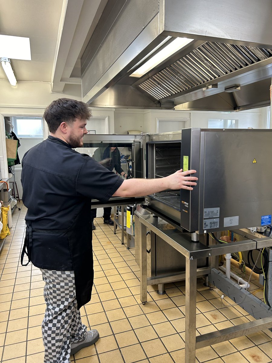 Busy day - photo shoot with our new amazing Hobart Oven -  it’s incredible what you can win in a business card competition - I am still in shock 😮 that my card was picked!! It’s now installed at Heath Lodge Community Haven and we are thrilled.  #hobart #EvanWelsh #localcommunity