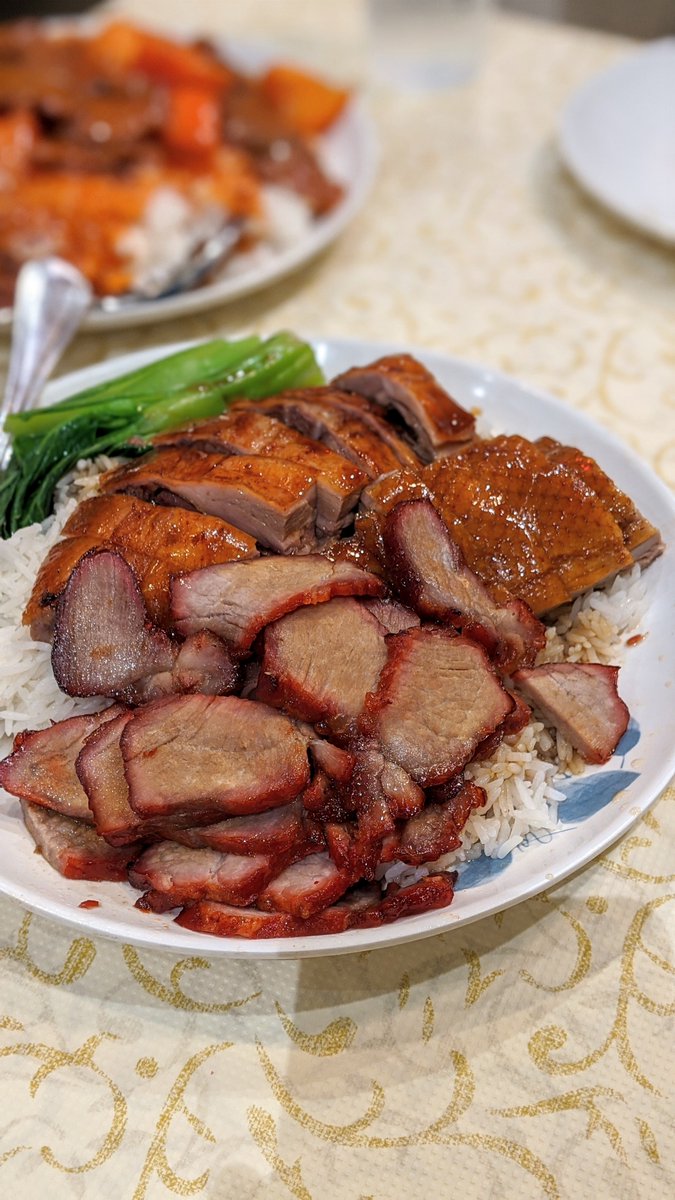 EattheWorldLA's tweet photo. 🇭🇰 HONG KONG
For Friday Favorites, let's revisit the second location of San Gabriel Valley jewel Ho Kee Cafe. All the cha chaan teng heavy hitters and much more.
🔗 Full story today online, link in bio.

📍 豪记私房菜 Ho Kee Cafe, 558 Las Tunas Drive, Arcadia, San Gabriel Valley. https://t.co/2tMEJ01NRr