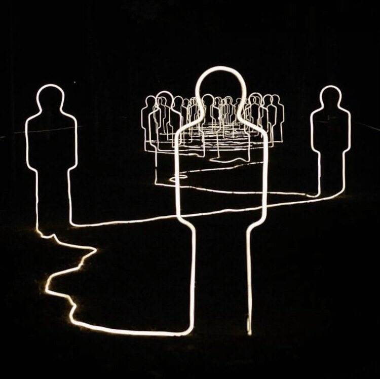 PenyaAoapix's tweet photo. Tenim una bona notícia. Ens han convidat a muntar la nostra intal·lació de Lluèrnia 23 al Festival Jardins de la Llum de Manresa. 17 i 18 de febrer. Esteu totes i tots convidats a visitar-la. L’Aoapix al carrer, també d’altres ciutats. Us anem explicant. #34anysalcarrer #Aoapix https://t.co/elZwtcWUbD