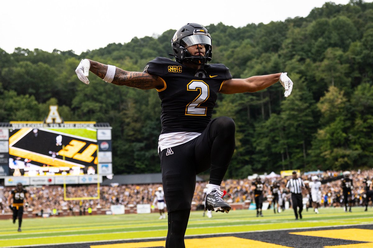 AGTG! After an amazing conversation with @BrianHainesb i’m beyond blessed and grateful to receive my first D1 offer from @AppState_FB!! Thanks @coach_sclark @PullUpNRek304 @GWHSFootball1